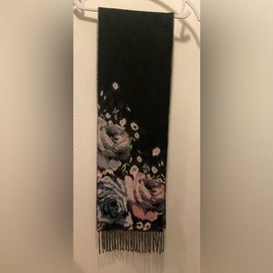 V Fraas scarf